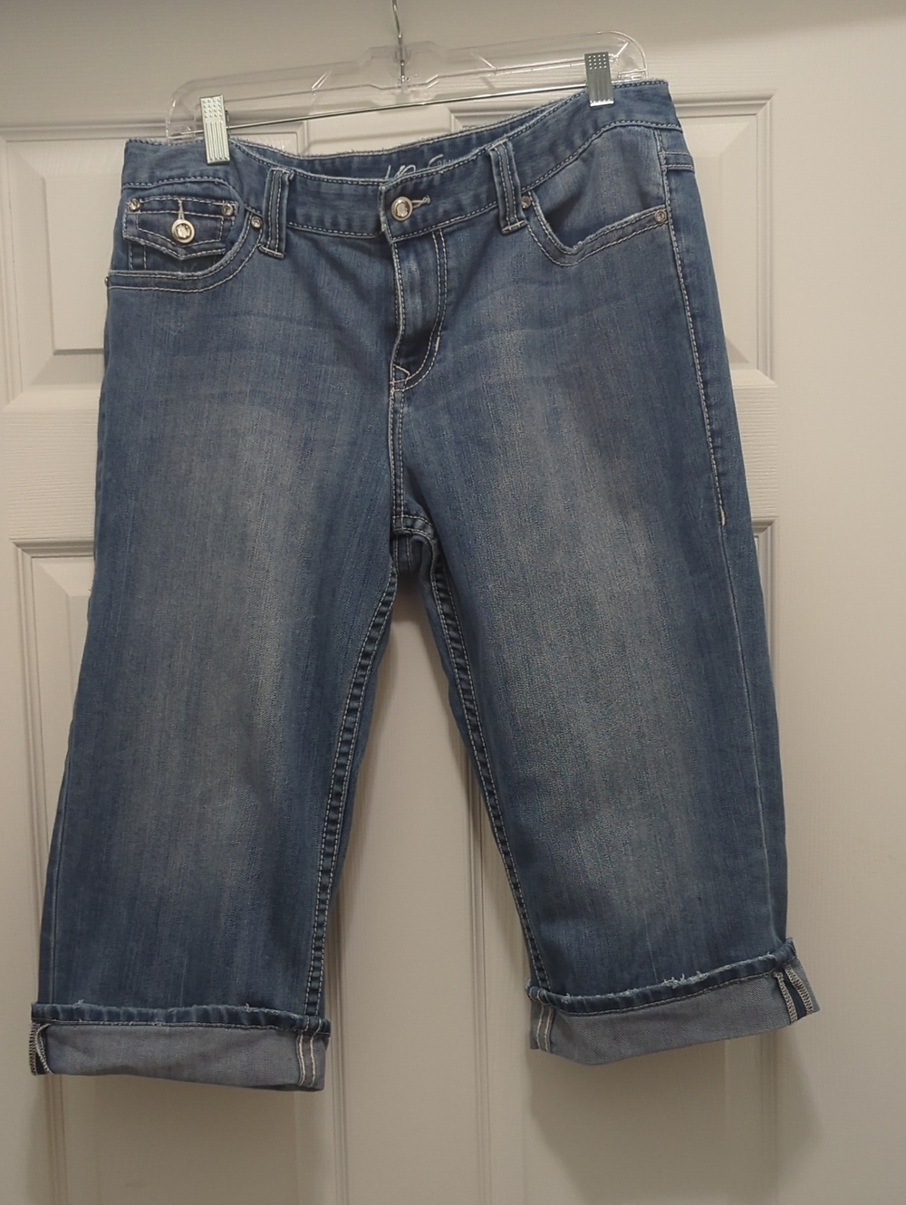 INC International Concepts Light Blue Cropped Denim Capris